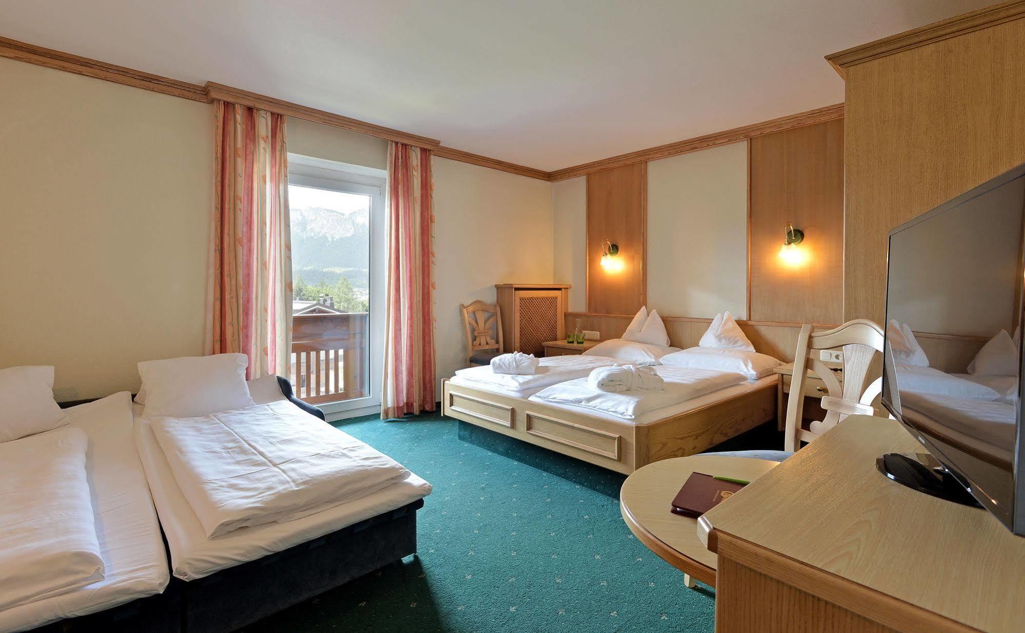 Classic Rooms By Crystal Sankt Johann in Tirol Εξωτερικό φωτογραφία